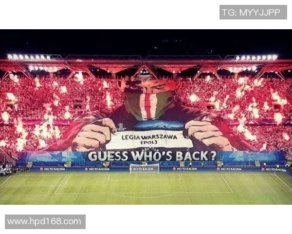 足球明星沙雕艺术创作展现球场魅力与创意的完美结合